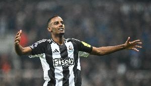 ESPN：因未来去向未定，伊萨克预计不会参加PFA年度颁奖典礼