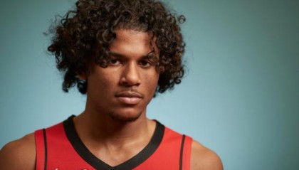 华体会功能-戈登或在下季离开休斯敦 火箭想送走沃尔难度太大