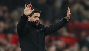 塔帅：前35分钟我们本有机会进3或4球 赖斯能胜任中场三个位置