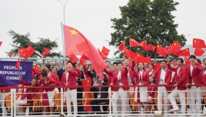 华体会首页-【图集】中国体育代表团正式亮相 马龙挥舞五星红旗